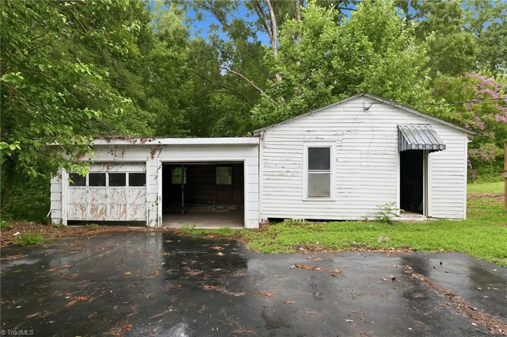 1011 4th Street Eden, NC 27288