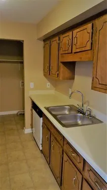 3885 Northeast Dr #E Clarksville, TN 37040
