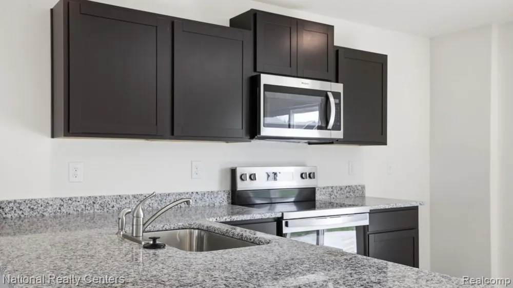 10465 Valley Drive Goodrich Village, MI 48438
