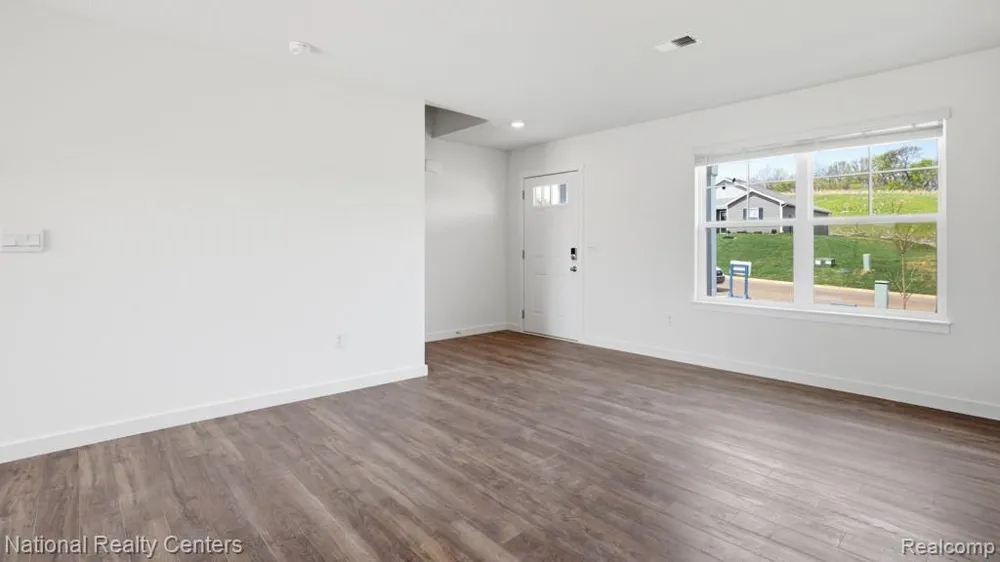 10465 Valley Drive Goodrich Village, MI 48438