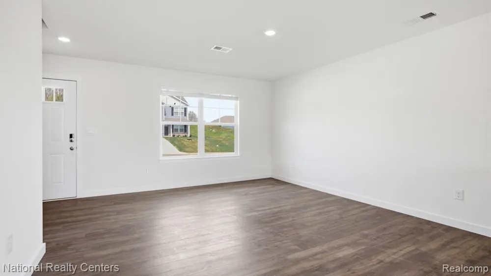 10465 Valley Drive Goodrich Village, MI 48438