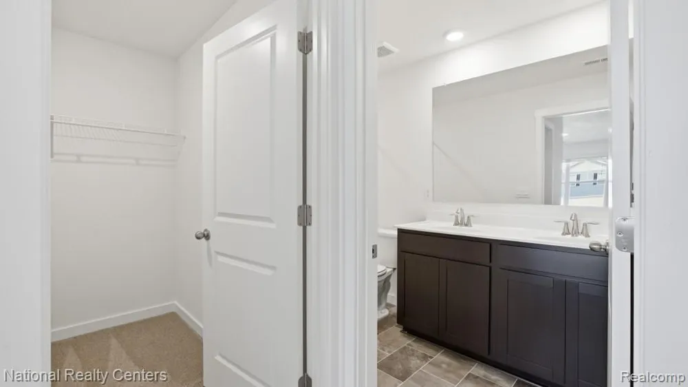 10465 Valley Drive Goodrich Village, MI 48438