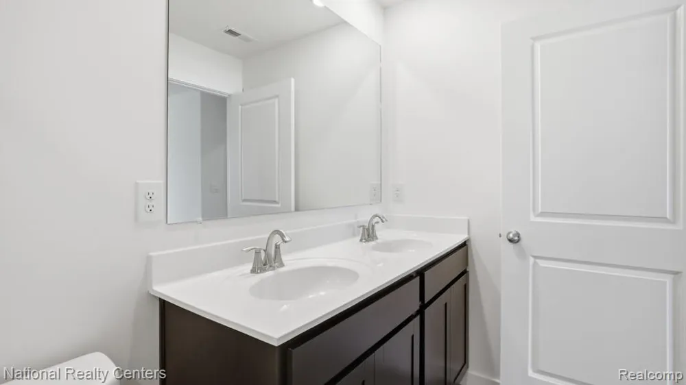 10465 Valley Drive Goodrich Village, MI 48438