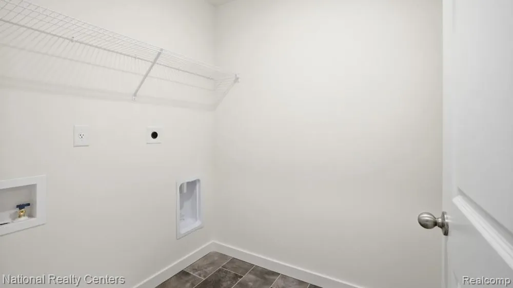 10465 Valley Drive Goodrich Village, MI 48438