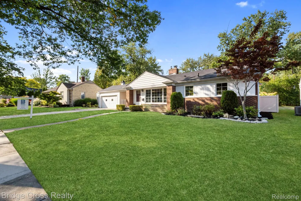 2614 Essex Street Royal Oak City, MI 48073