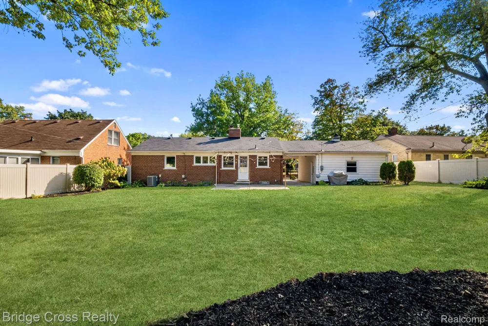 2614 Essex Street Royal Oak City, MI 48073