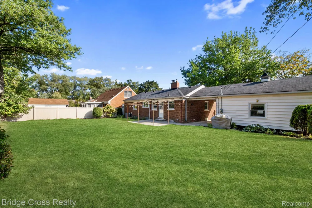 2614 Essex Street Royal Oak City, MI 48073