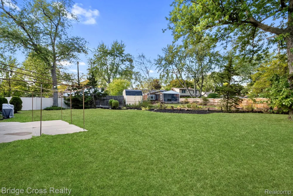 2614 Essex Street Royal Oak City, MI 48073