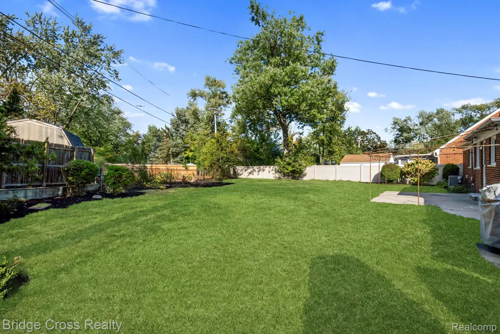 2614 Essex Street Royal Oak City, MI 48073