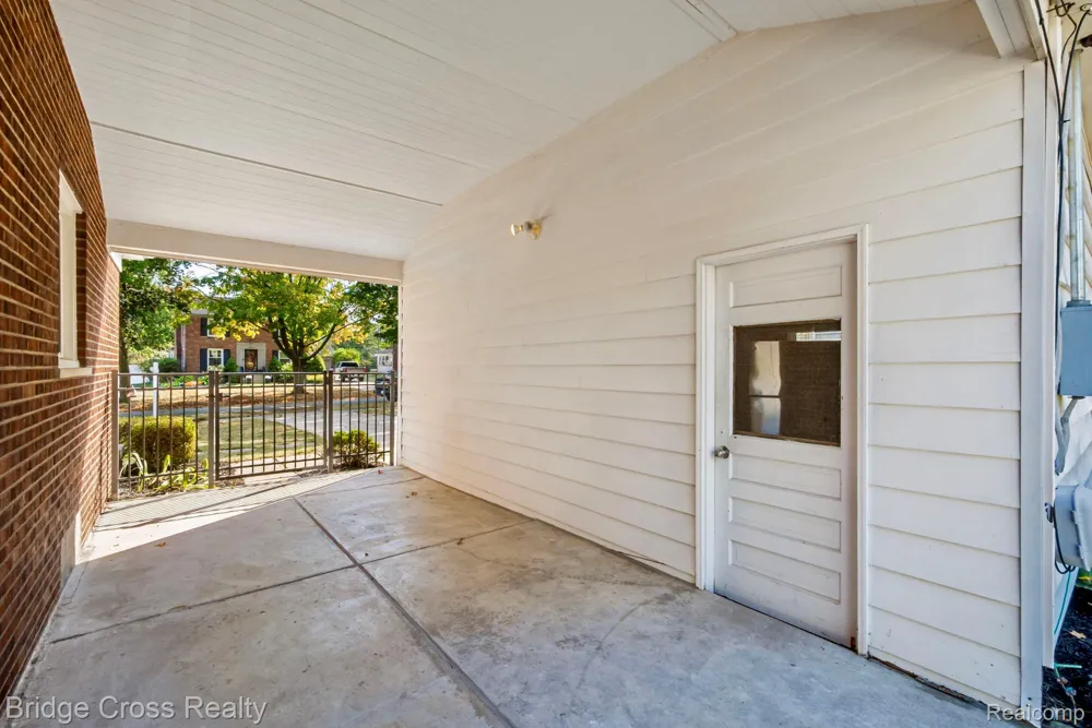 2614 Essex Street Royal Oak City, MI 48073