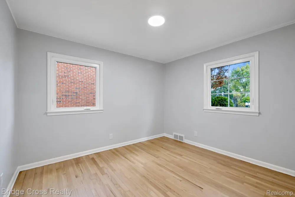 2614 Essex Street Royal Oak City, MI 48073
