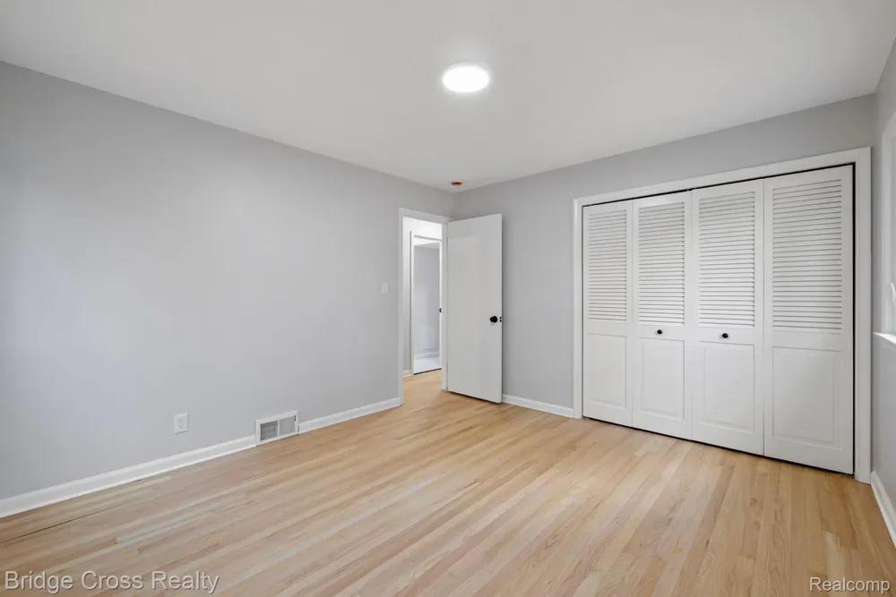 2614 Essex Street Royal Oak City, MI 48073