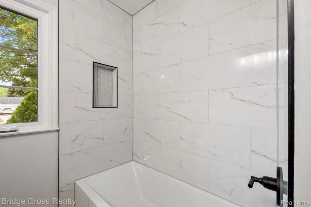 2614 Essex Street Royal Oak City, MI 48073