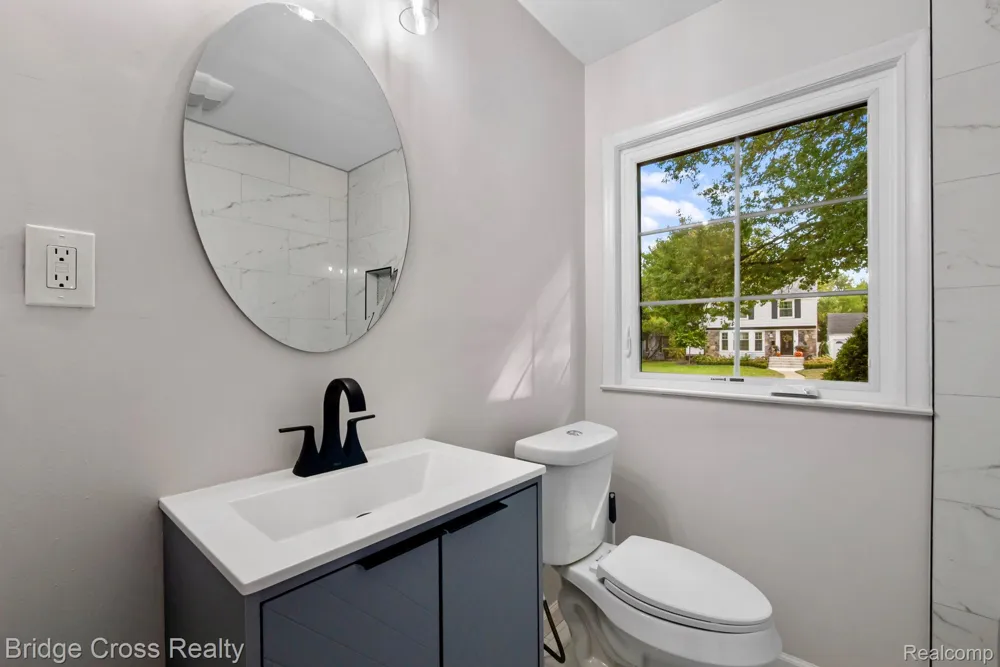 2614 Essex Street Royal Oak City, MI 48073