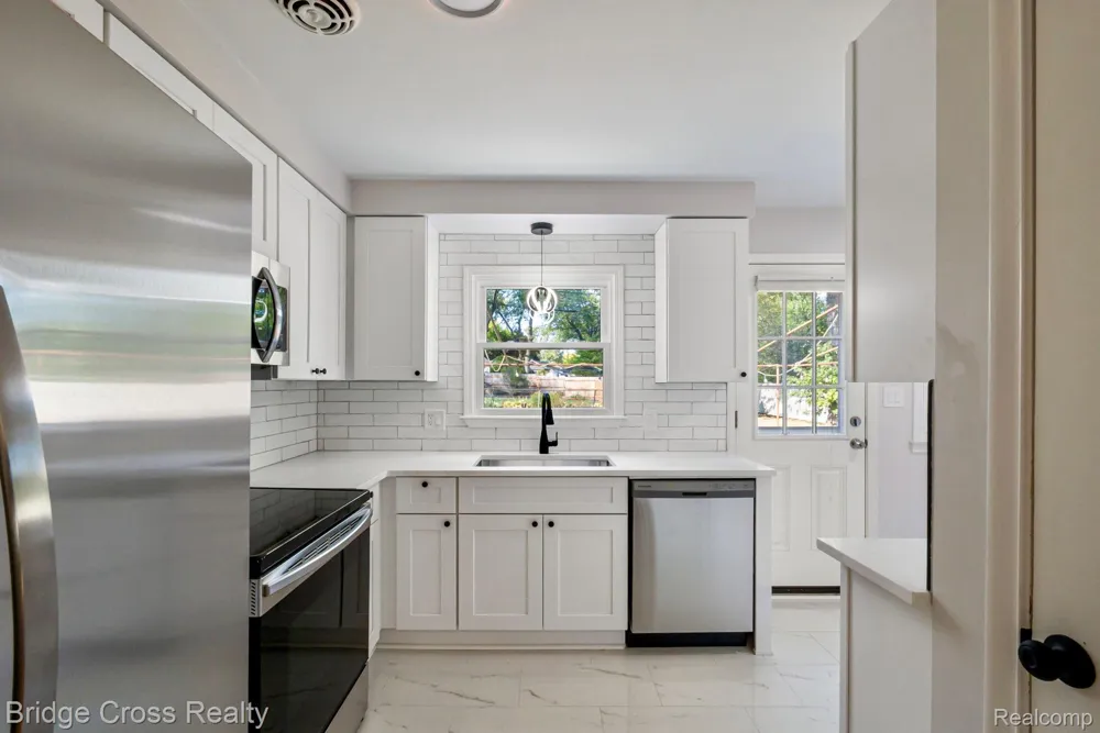 2614 Essex Street Royal Oak City, MI 48073