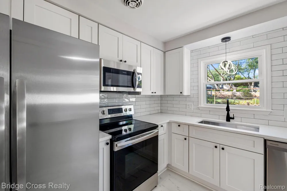 2614 Essex Street Royal Oak City, MI 48073
