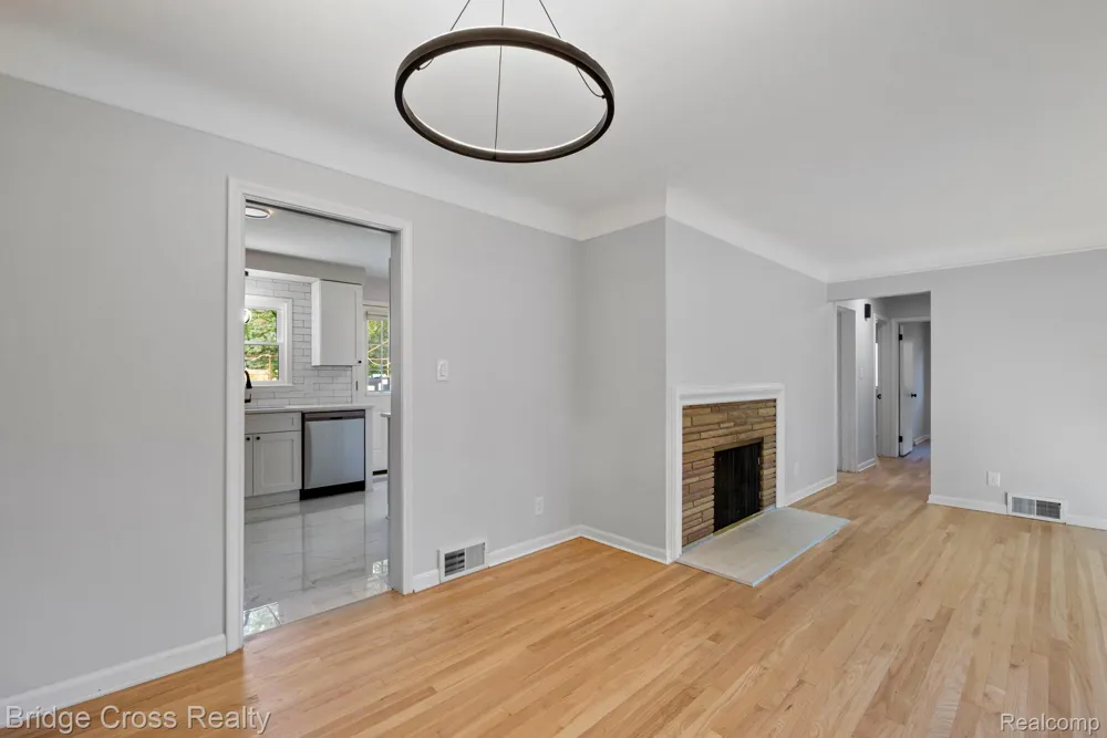 2614 Essex Street Royal Oak City, MI 48073