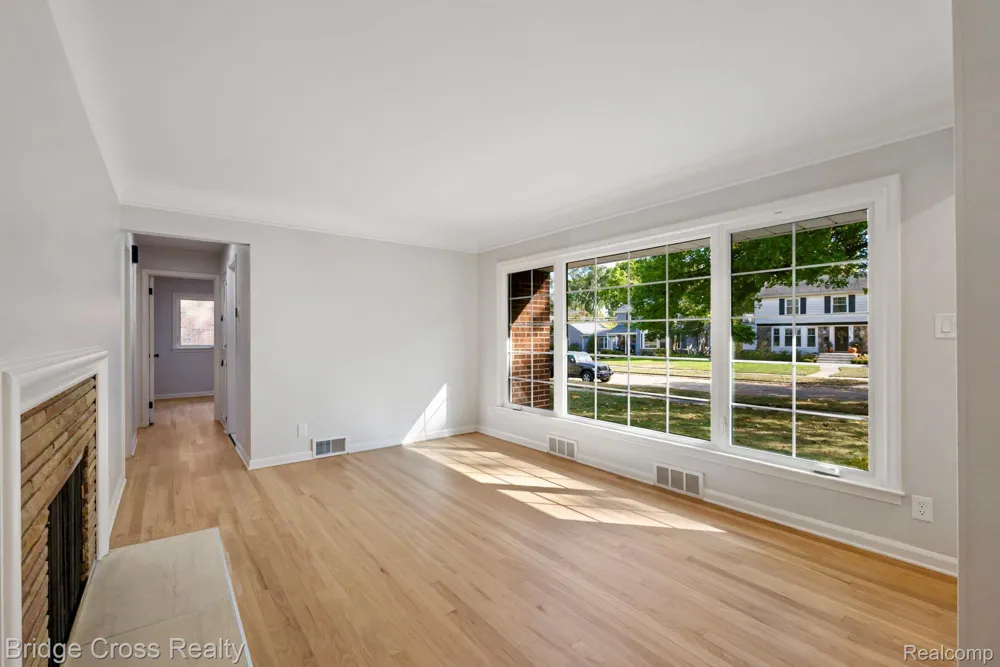 2614 Essex Street Royal Oak City, MI 48073