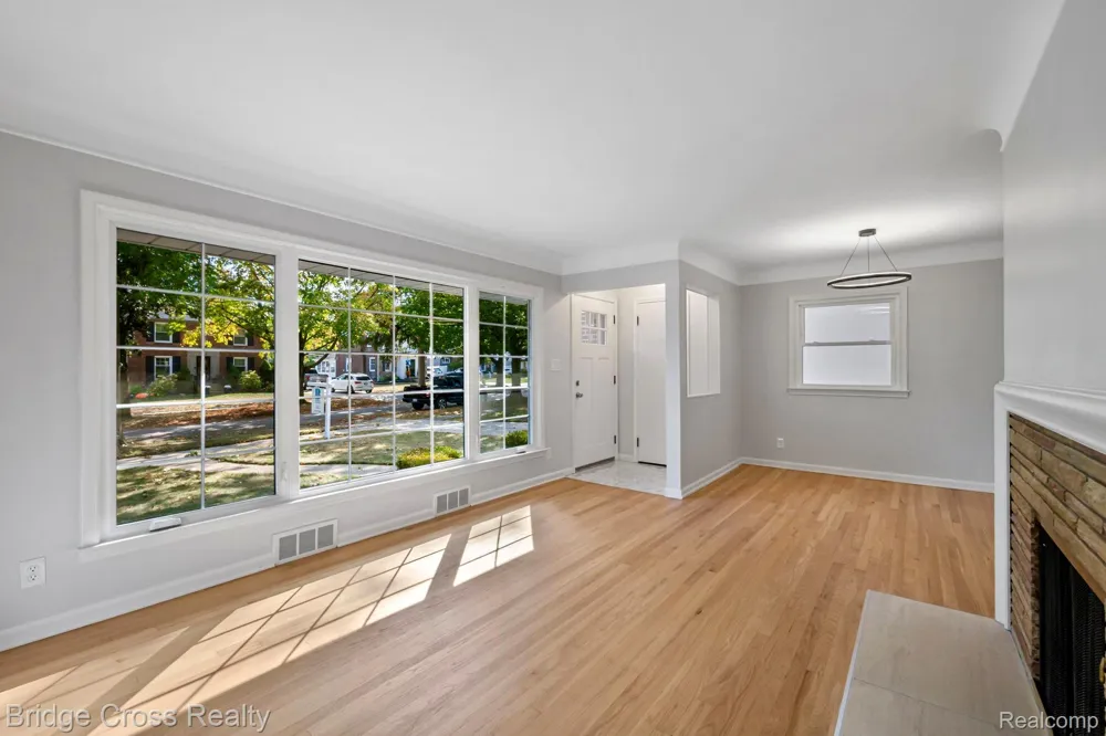 2614 Essex Street Royal Oak City, MI 48073