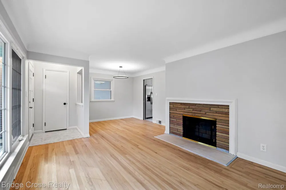 2614 Essex Street Royal Oak City, MI 48073