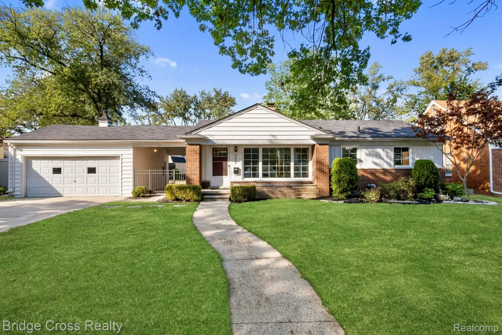 2614 Essex Street Royal Oak City, MI 48073