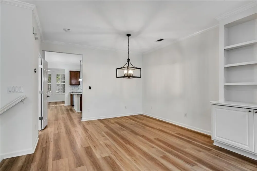 1806 Waters Edge Trail Roswell, GA 30075