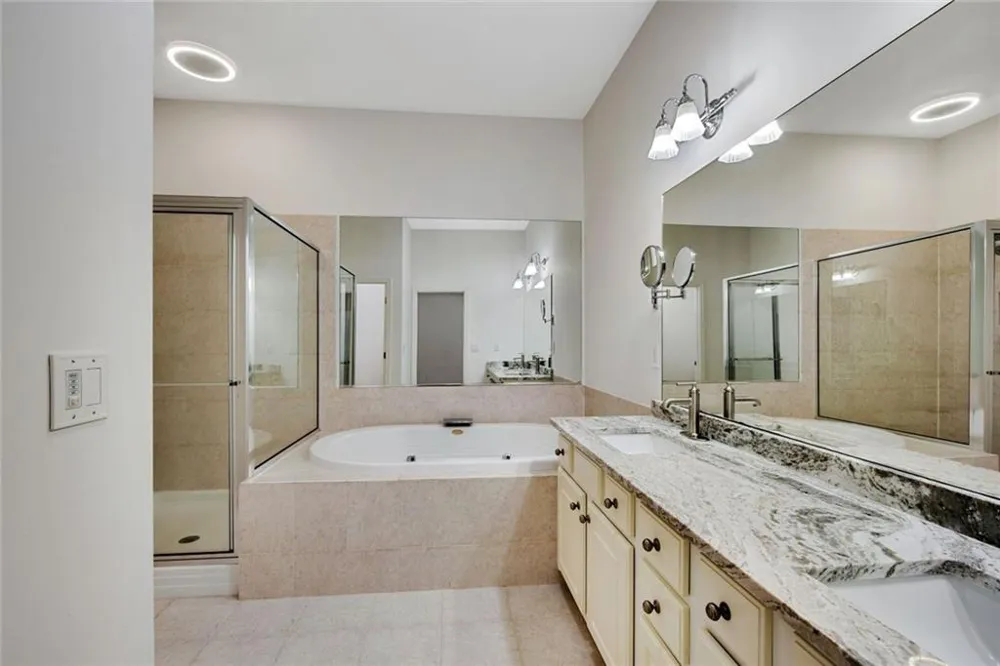 1806 Waters Edge Trail Roswell, GA 30075
