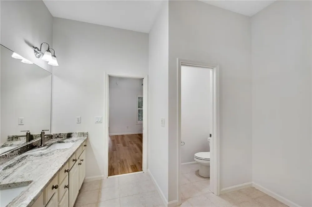1806 Waters Edge Trail Roswell, GA 30075