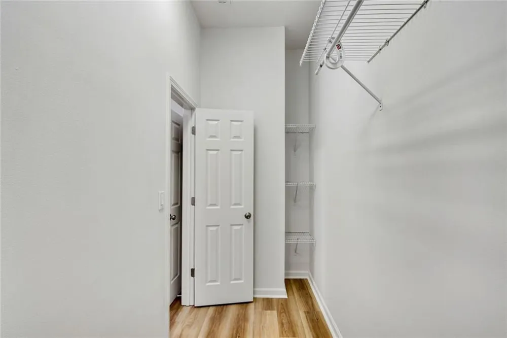 1806 Waters Edge Trail Roswell, GA 30075