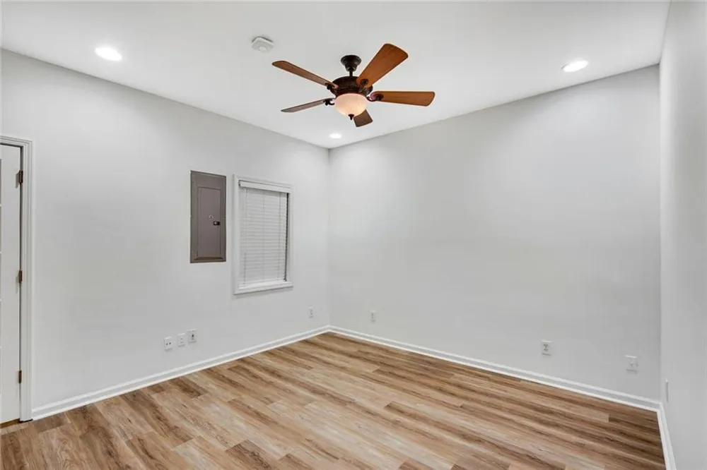 1806 Waters Edge Trail Roswell, GA 30075