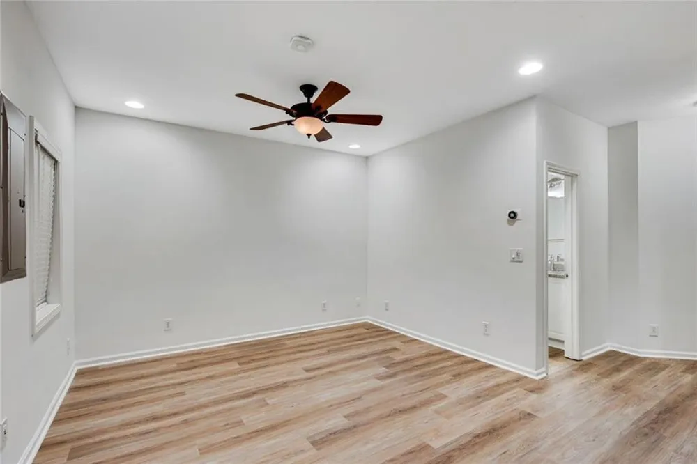1806 Waters Edge Trail Roswell, GA 30075