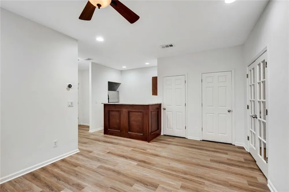 1806 Waters Edge Trail Roswell, GA 30075