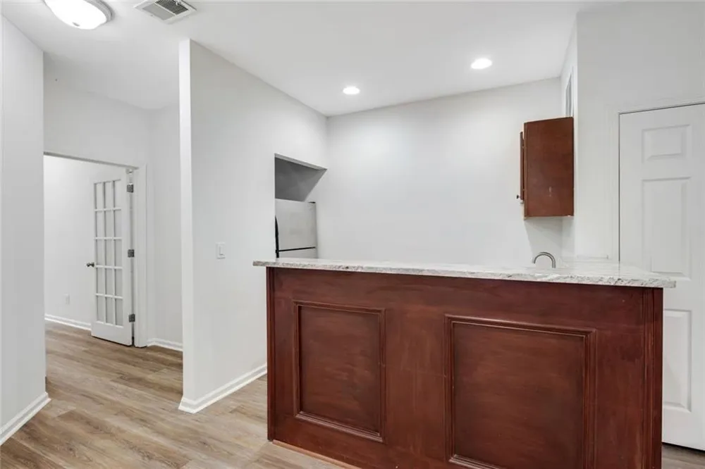 1806 Waters Edge Trail Roswell, GA 30075