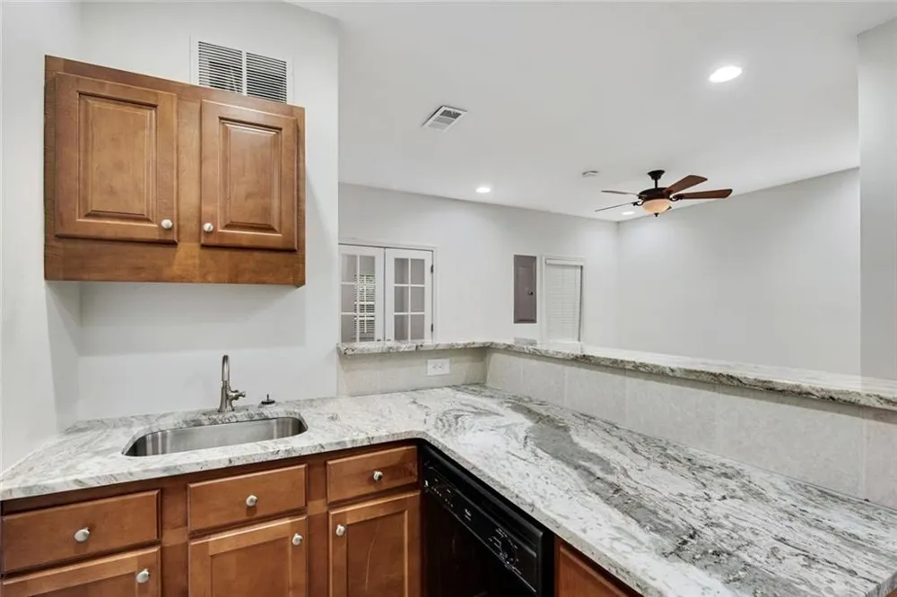 1806 Waters Edge Trail Roswell, GA 30075