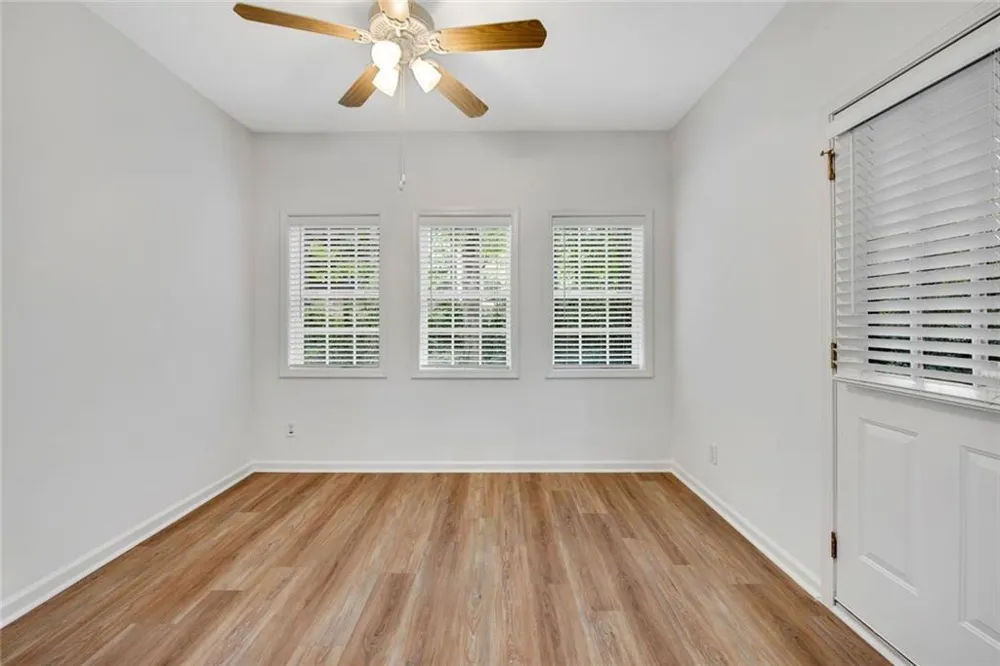 1806 Waters Edge Trail Roswell, GA 30075