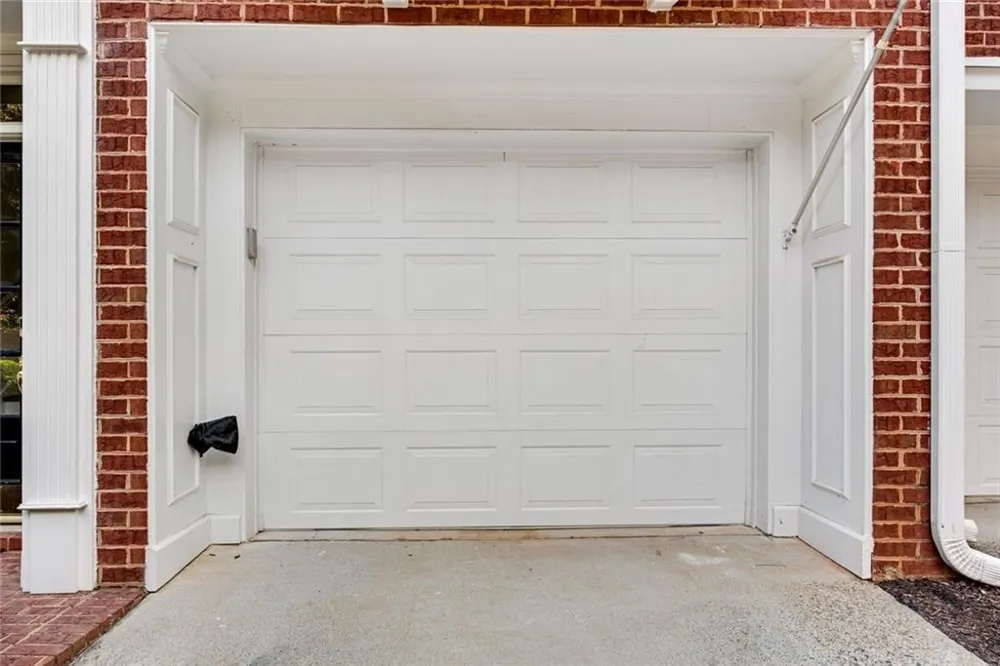 1806 Waters Edge Trail Roswell, GA 30075