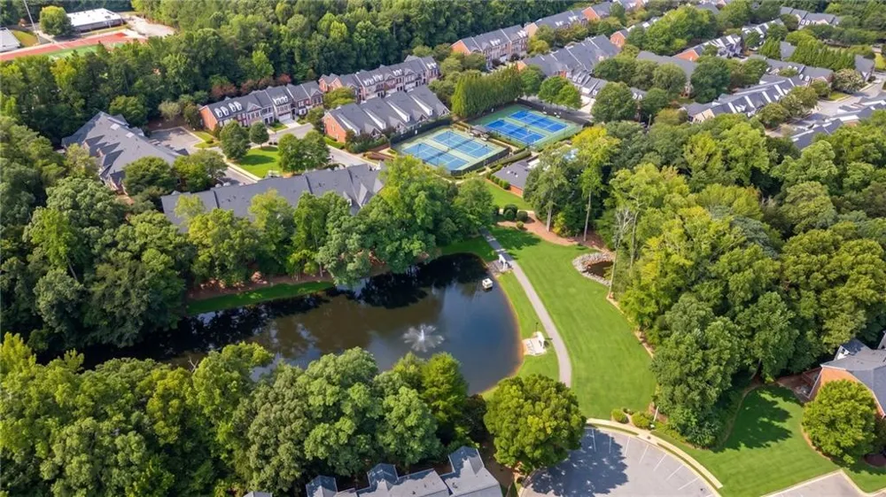 1806 Waters Edge Trail Roswell, GA 30075