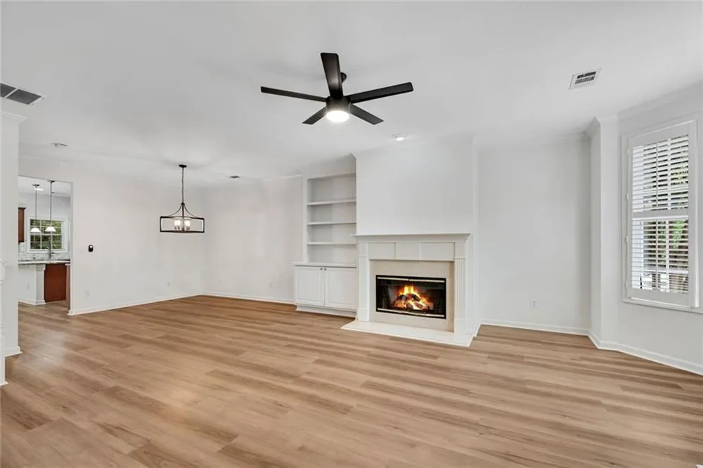 1806 Waters Edge Trail Roswell, GA 30075