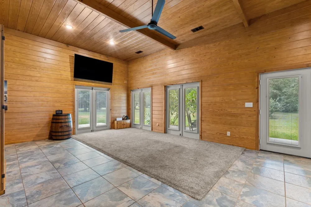 451 W Main Drive Shepherd, TX 77371