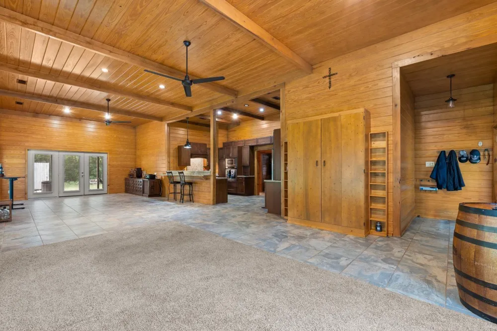 451 W Main Drive Shepherd, TX 77371