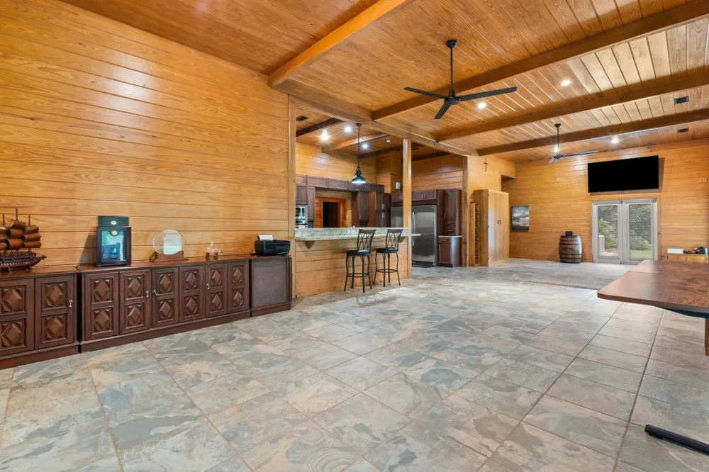451 W Main Drive Shepherd, TX 77371