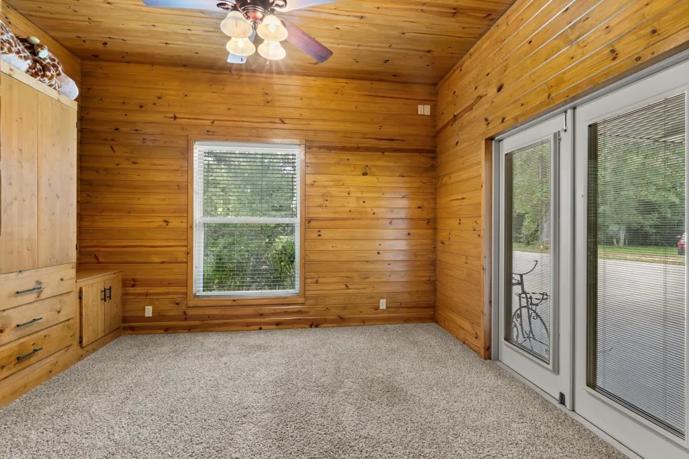 451 W Main Drive Shepherd, TX 77371