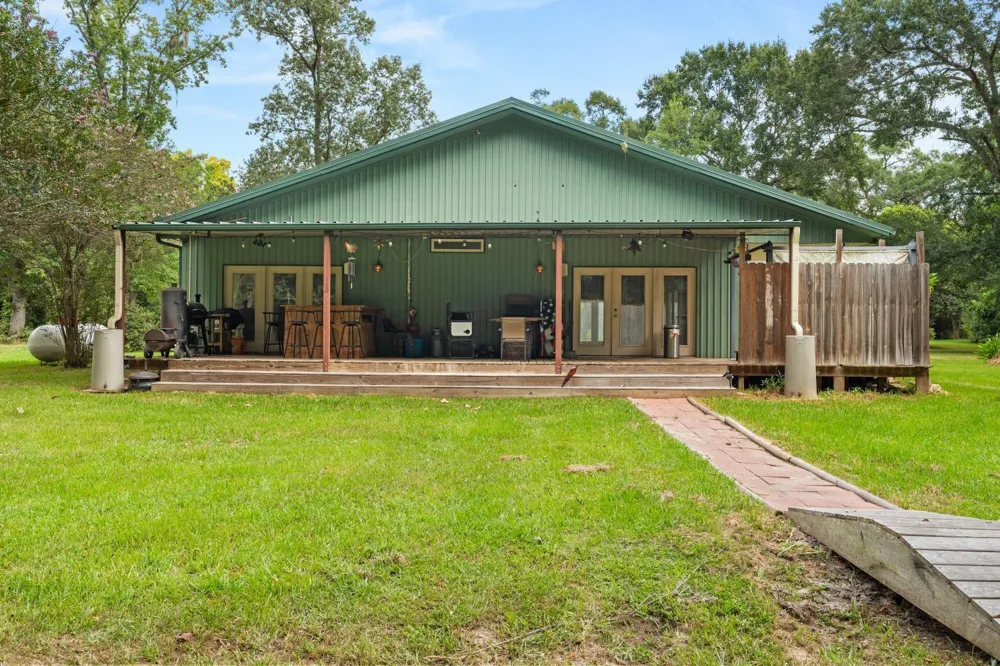 451 W Main Drive Shepherd, TX 77371