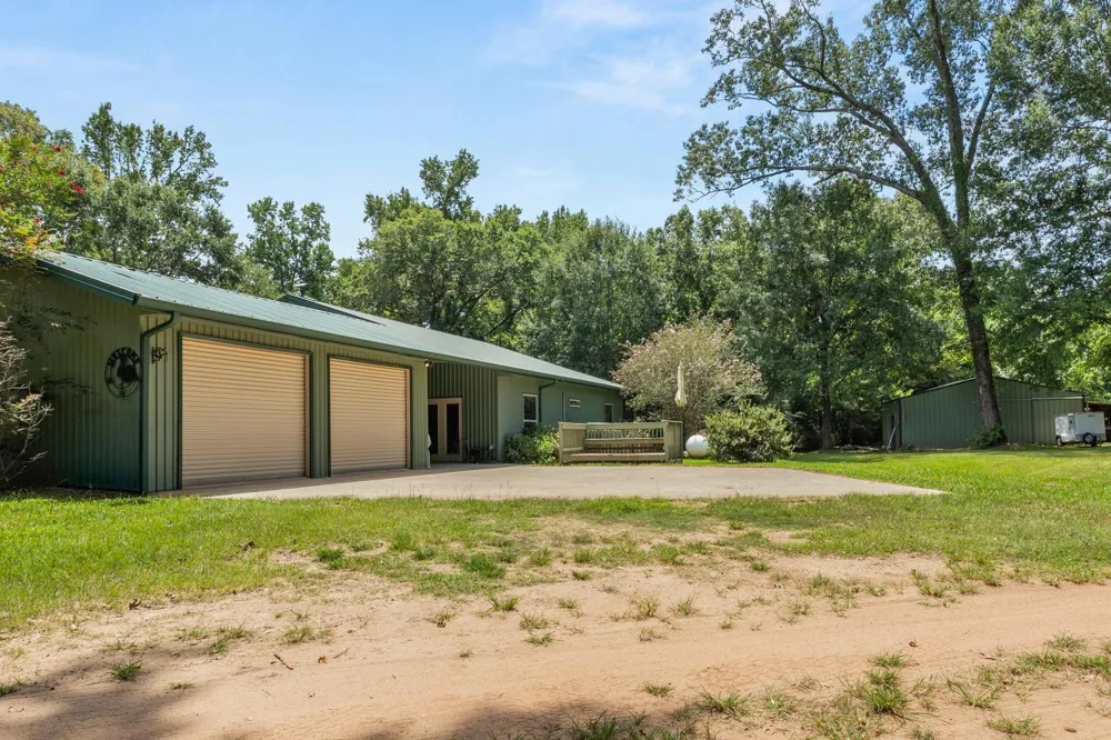 451 W Main Drive Shepherd, TX 77371