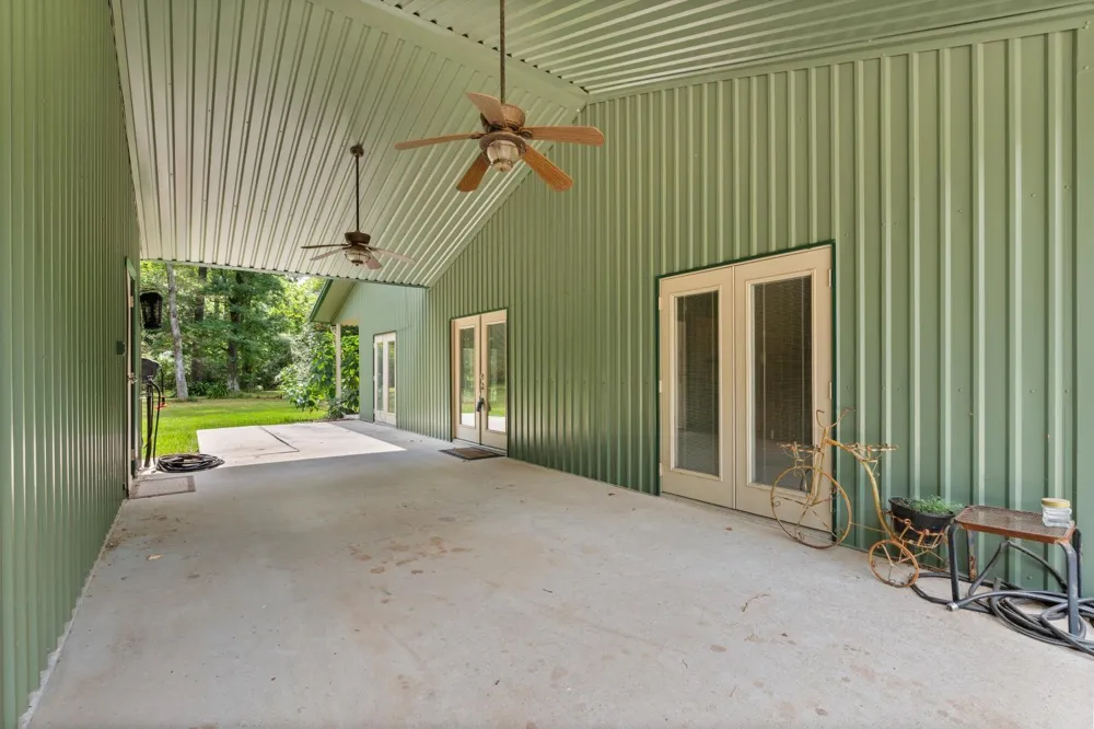 451 W Main Drive Shepherd, TX 77371