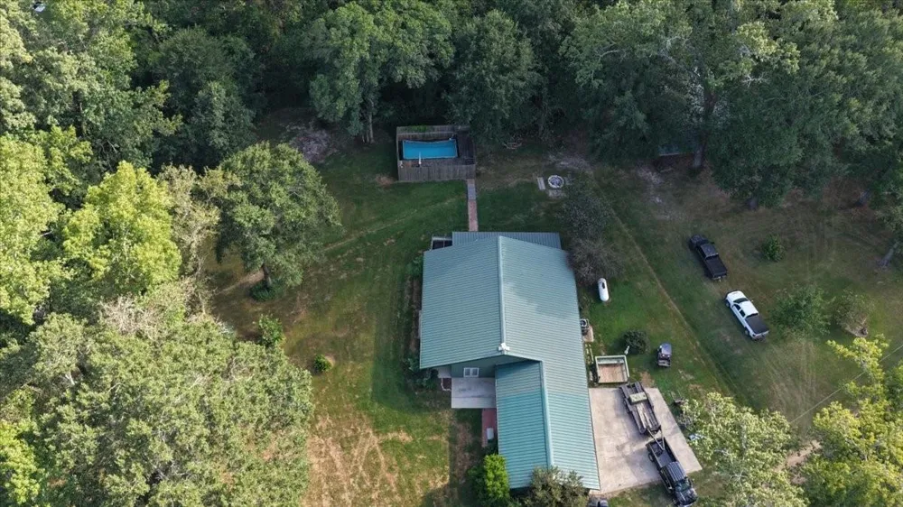 451 W Main Drive Shepherd, TX 77371