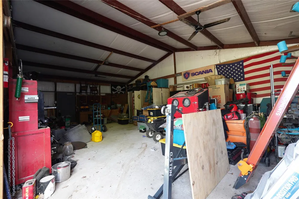 451 W Main Drive Shepherd, TX 77371