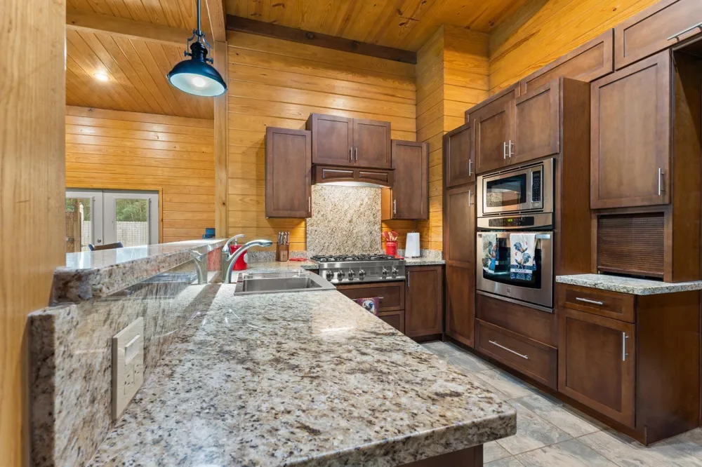 451 W Main Drive Shepherd, TX 77371