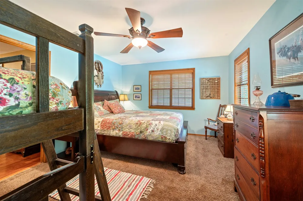 24 Sunfish Creek Trail Smithville, OK 74957