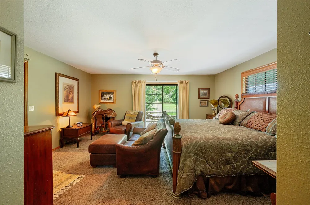 24 Sunfish Creek Trail Smithville, OK 74957